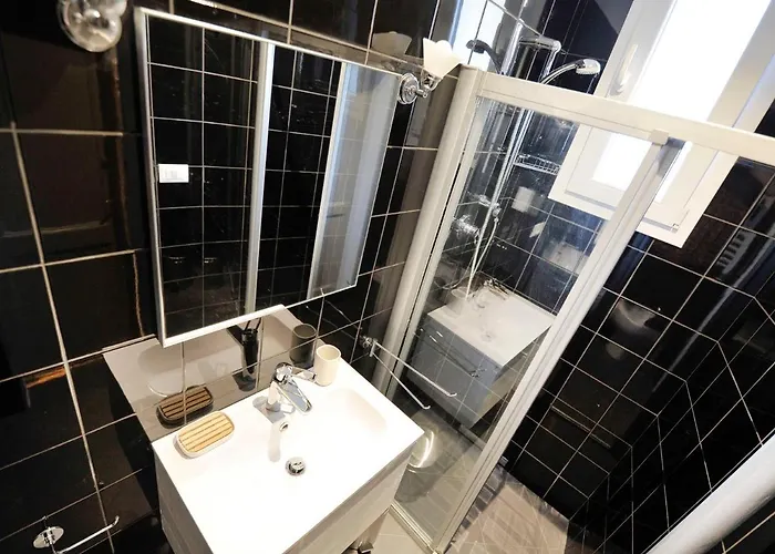 Ur-nest Montegrappa * بولونيا